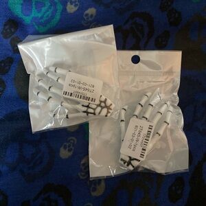 Set of 2 Skeleton Hand Hair Clips - Unopened 💀